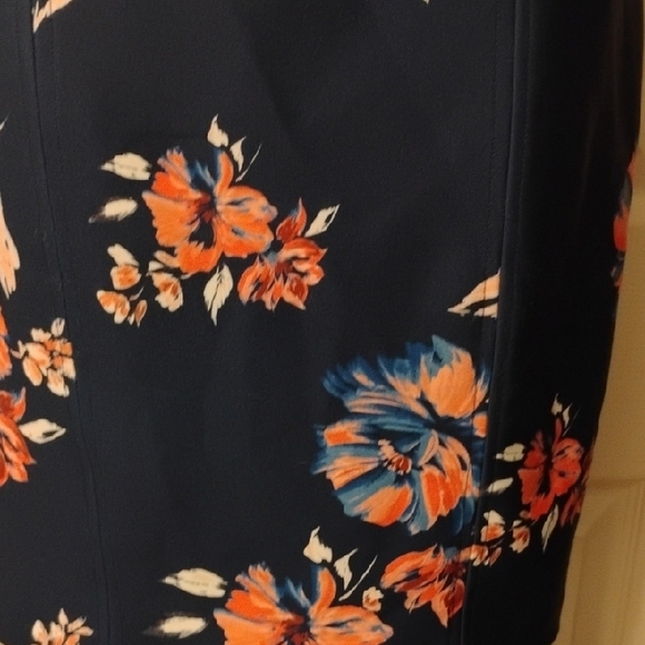 Ivanka Trump Floral Sleeveless Midi Dress - Picture 8 of 16